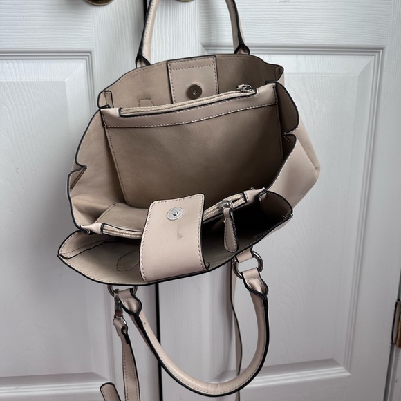 London fog handbag - Picture 3 of 4